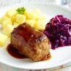 Blinde vink met rodekool en aardappelblokjes