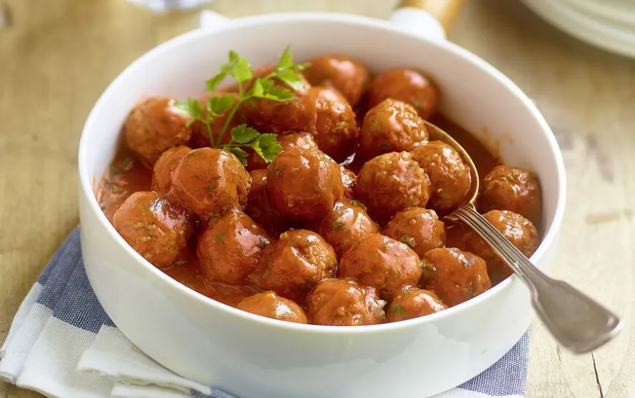 Gehaktballetjes in tomatensaus