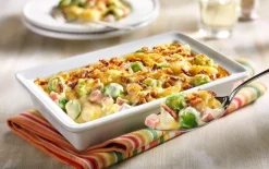 Ovenschotel met spruitjes en casselerrib