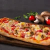 Pizza alla Romana prosciutto, funghi e mascarpone