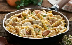 Spirelli met kip en champignons in roomsaus